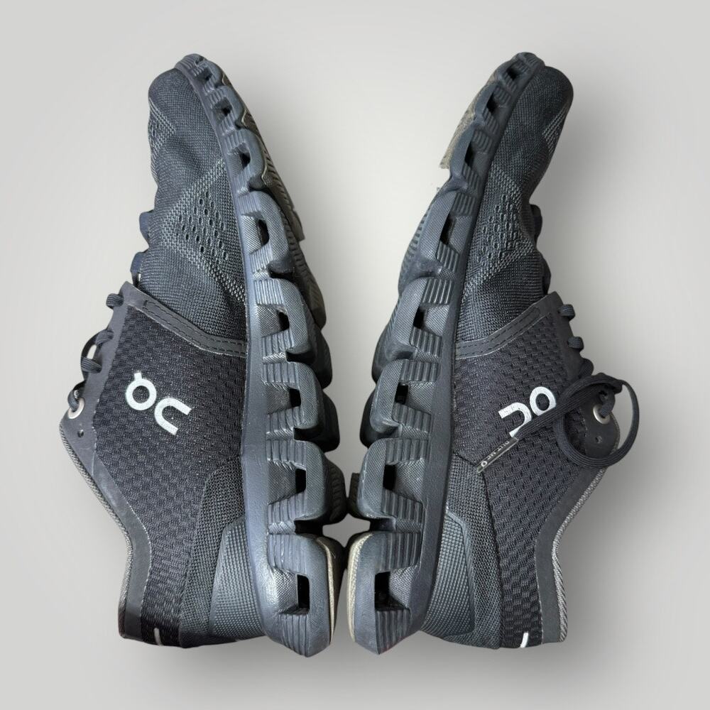 ON Running Cloud Women’s Shoes – Size W7.5 – Black – Pre-Owned - Picture 5 of 11